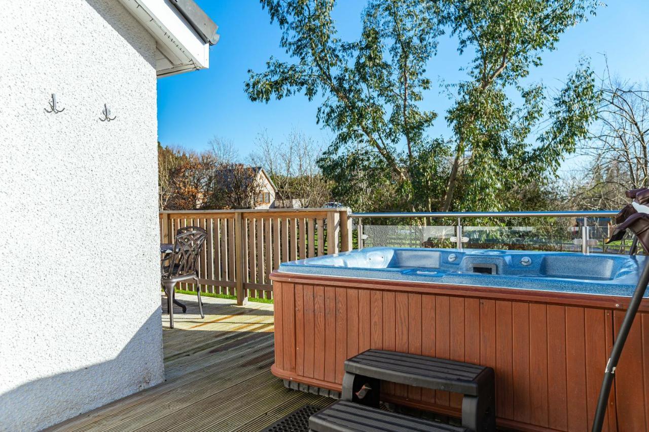 Sparrowhawk Cottage With Hot Tub 牛顿斯图尔特 外观 照片