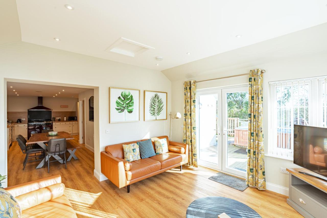 Sparrowhawk Cottage With Hot Tub 牛顿斯图尔特 外观 照片
